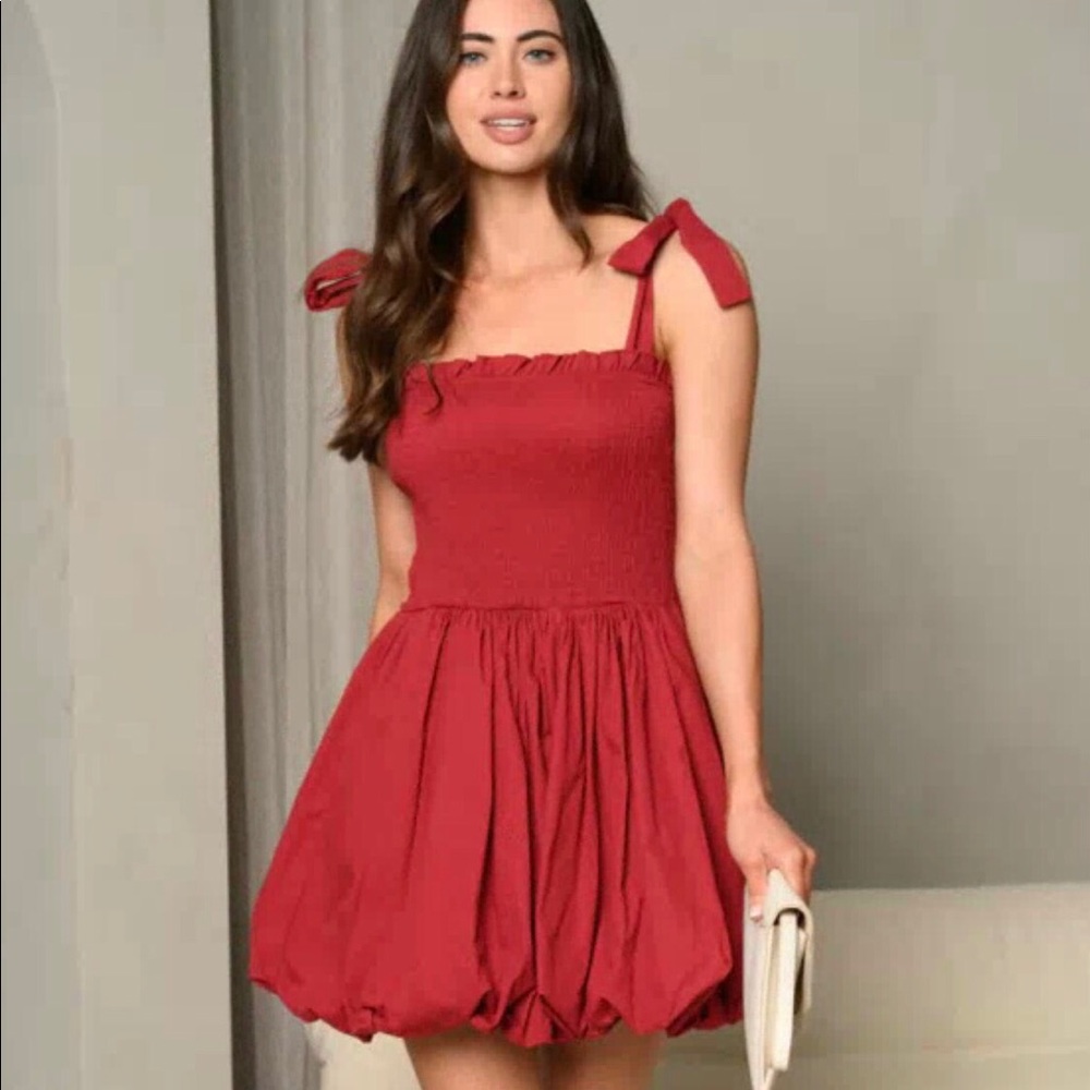 Red Dress - Picture 2 of 5